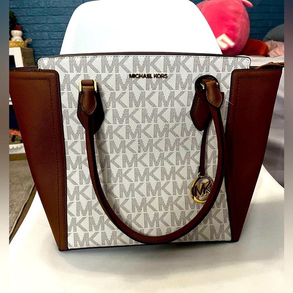 BRAND NEW Michael Kors purse! New with tags!